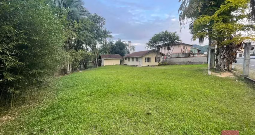 Terreno à venda na Rua Xaxim, --, Iririú, Joinville