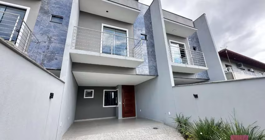 Casa com 3 quartos à venda na Rua Presidente Arthur Bernardes, --, Floresta, Joinville
