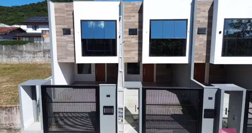 Casa com 3 quartos à venda na Rua Herval do Oeste, --, Saguaçu, Joinville
