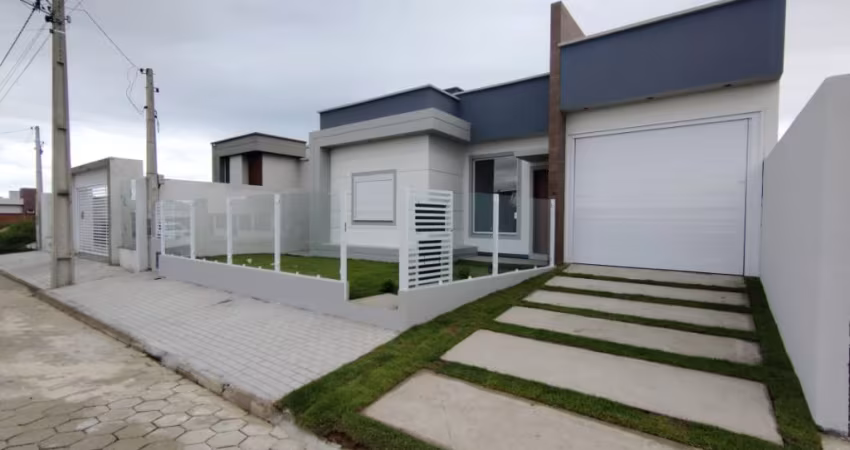 Linda casa de auto padrão, com ótima localização pronta para morar