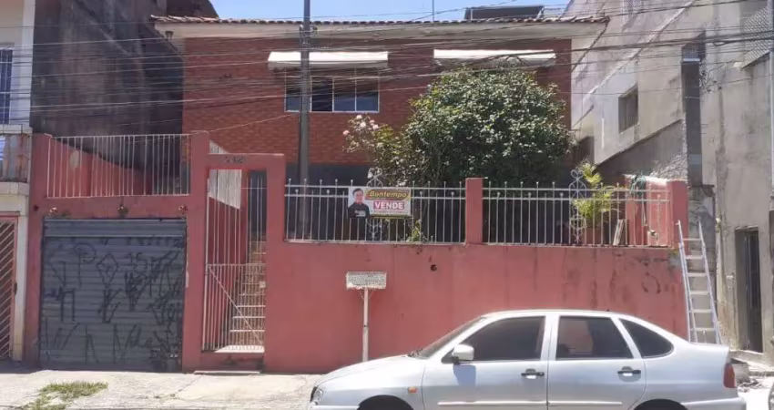 LINDA CASA COM TERRENO ENORME PRÓXIMO AO PLAZA SHOPPING CARAPICUÍBA