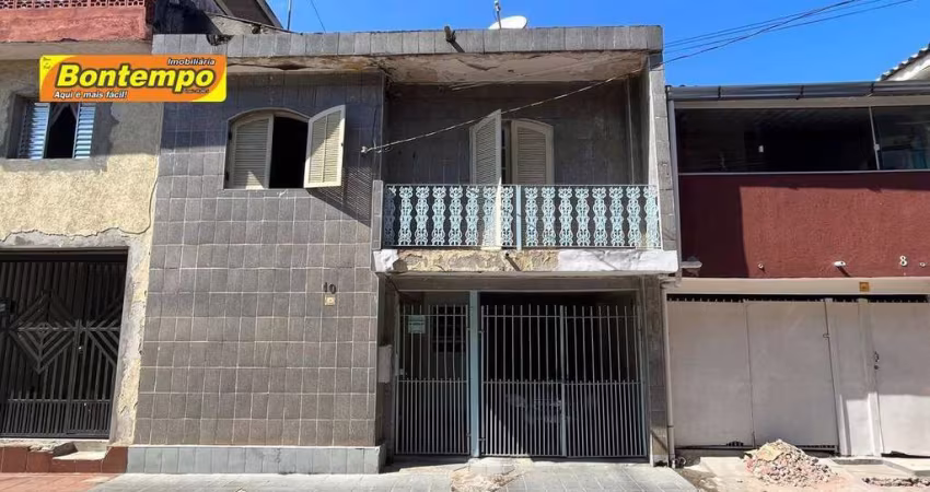 Casa na COHAB com 3 Dormitórios e Vaga de Garagem