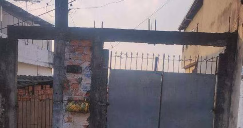 TERRENO COM CONSTRUÇÃO SEMI ACABADA - IDEAL PARA CONSTRUTORES