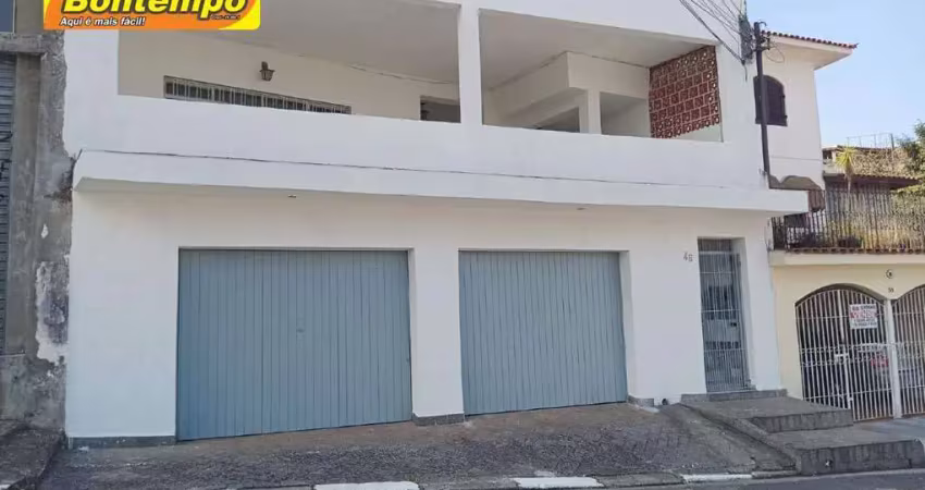 Casa á venda com duas residências no mesmo terreno !