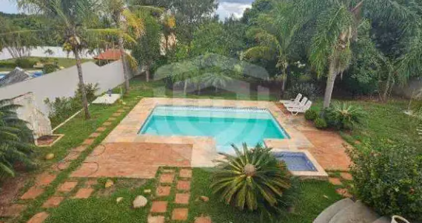 Casa à Venda no Condomínio Shangrilá com Projeto de Jurandyr Bueno