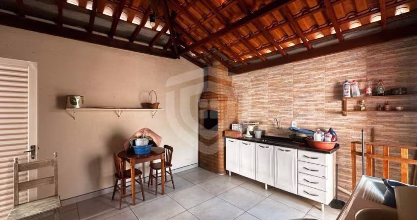 CASA BELA VISTA | 3 QUARTOS | 1 SUÍTE | 2 VAGAS | BAURU