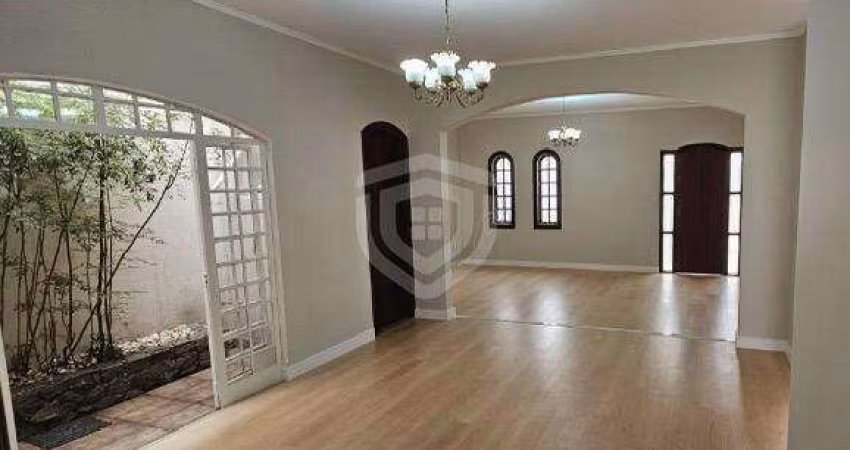 CASA JARDIM EUROPA | 3 QUARTOS | 1 SUÍTE | 3 SALAS | 3 VAGAS