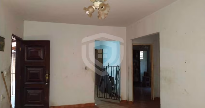 Casa para venda no Vila Santista com 968m2 de terreno e 260m2 de construção.