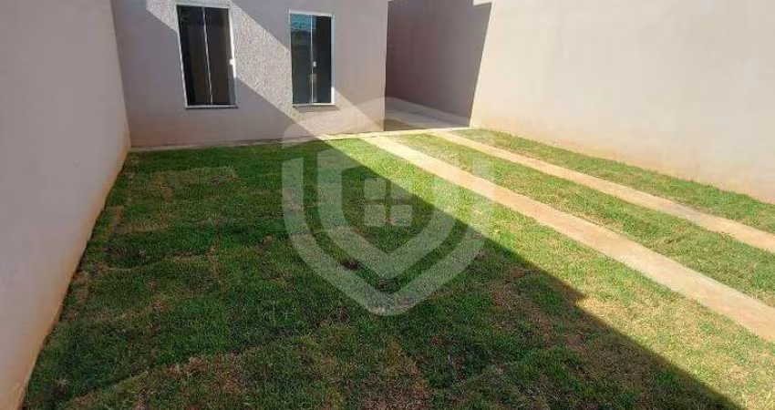 Casa nova | 2 Quartos, sendo 1 suíte | Próximo AV Lúcio Luciano