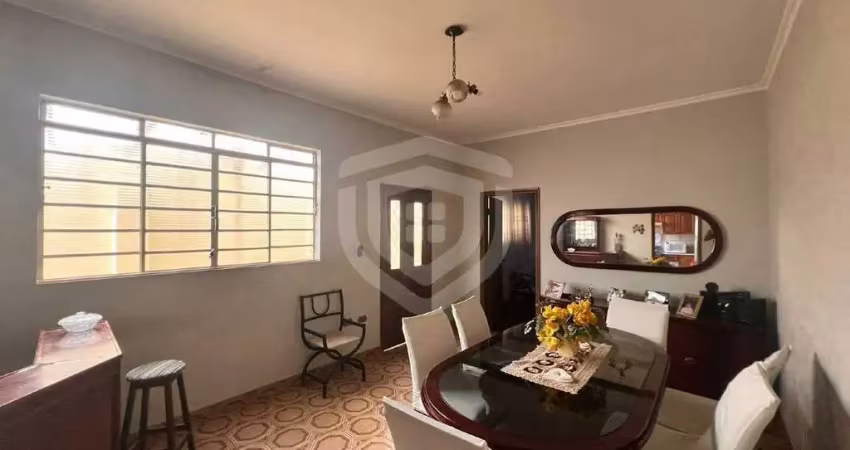 Casa com 5 quartos à venda no Centro, Bauru 