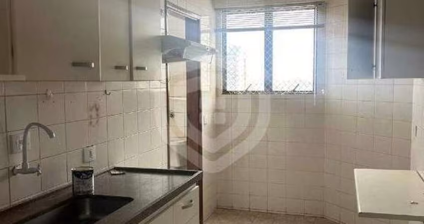 Apartamento Edifício Araucária dois quartos sendo 1 suíte - 1 vaga de garagem.