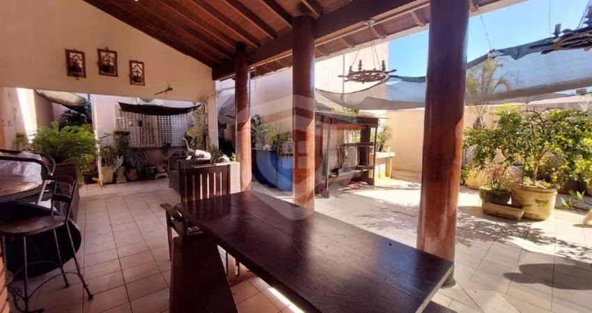 Linda Casa à Venda 4 quartos sendo 1 suite master