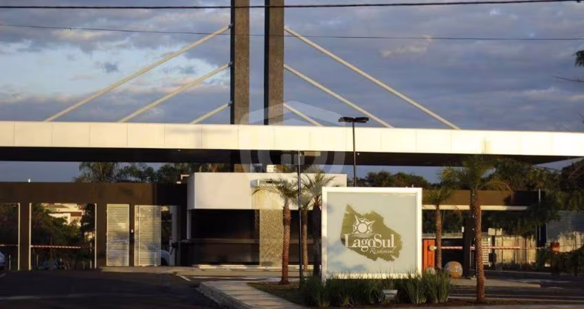 Terreno de esquina à venda no Condomínio Lago Sul - 900 m²