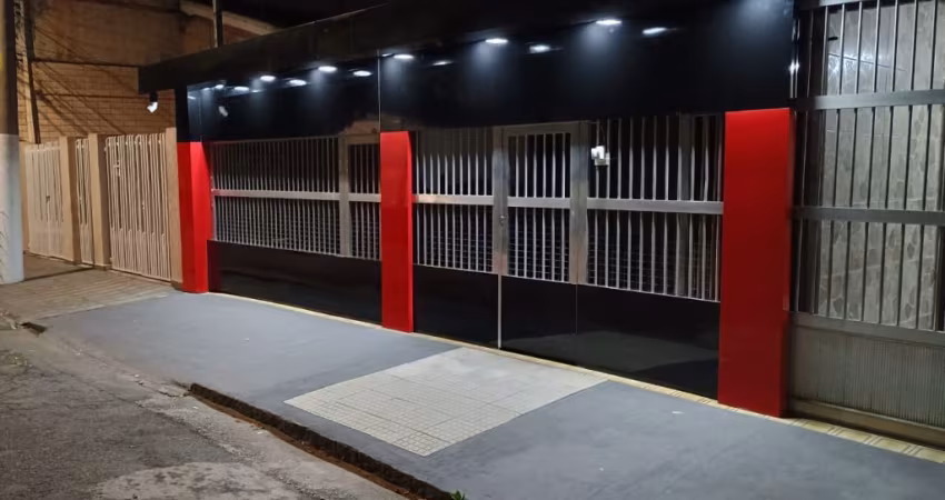 CASA TERREA PARA FINS COMERCIAIS - EXCELENTE LOCALIZAÇÃO