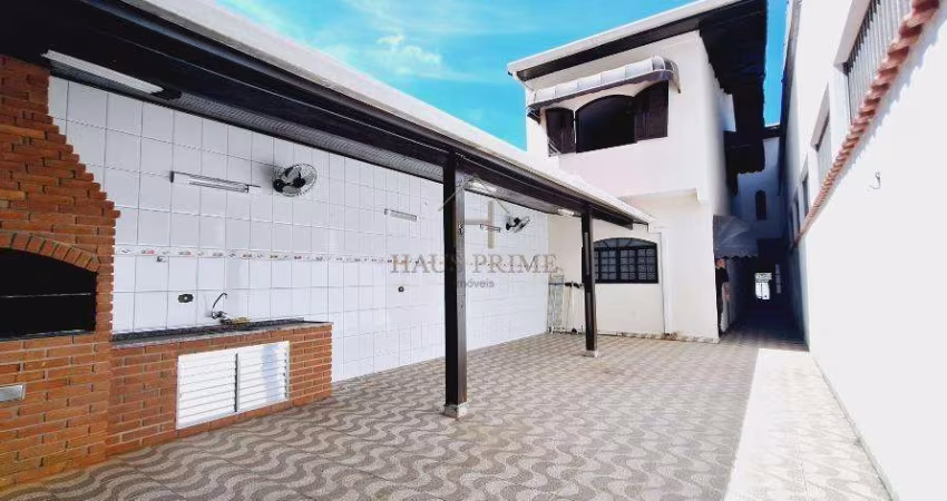 Casa à venda em Cotia, Jardim Leonor, com 3 quartos, com 205 m²