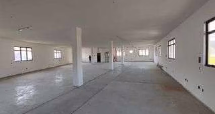 Sala Comercial de 300m² em Prédio com Elevador no Centro de Jandira com Suit (11