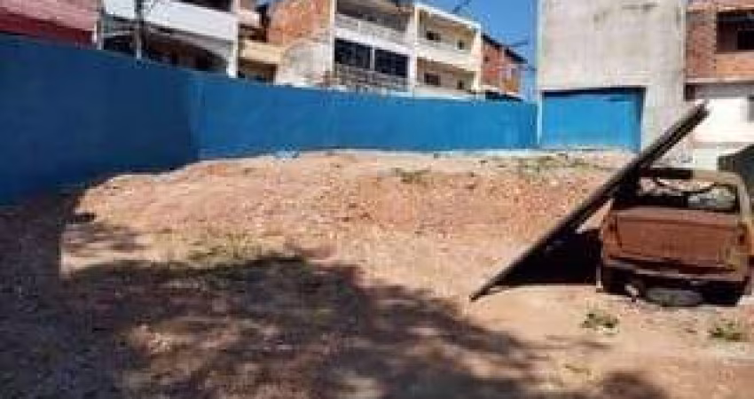 Terreno com 353m², Leve Aclive e Ótima Localização no Parque dos Camargos em Bar