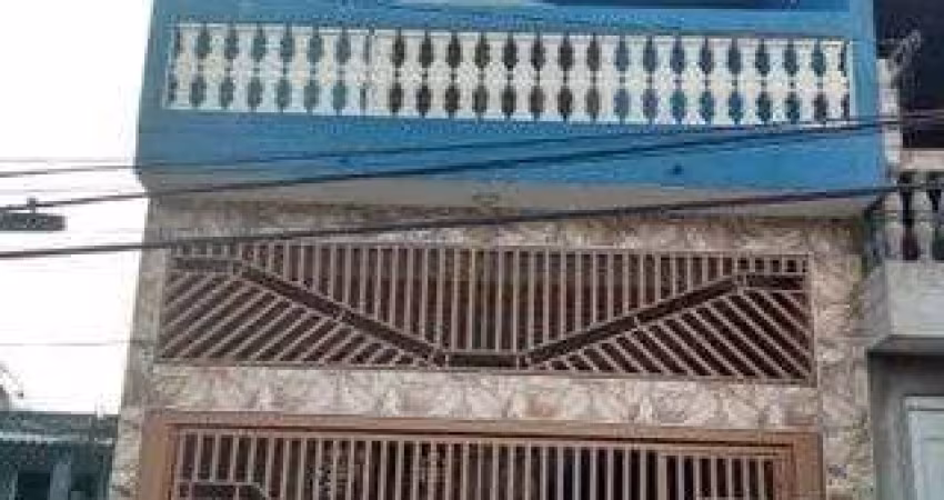 Linda Casa com 3 Dormitórios (1 Suíte), 2 Vagas e Hidro Localizada no Bairro Vil
