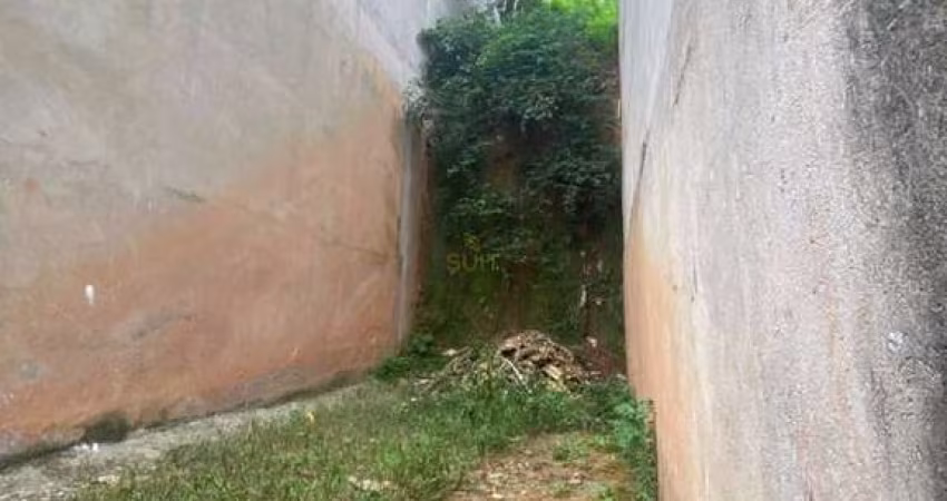 Terreno com 125 m², Em Aclive e Ótima Localização no Parque dos Camargos - Barue