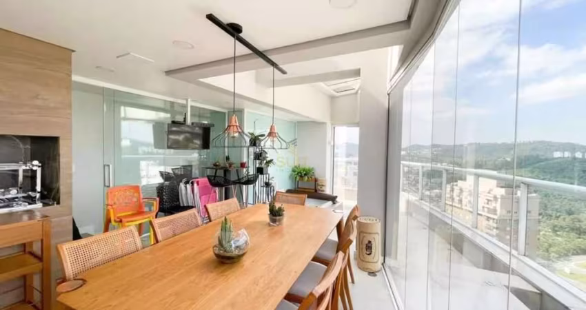 Novare - Apartamento Triplex Mobiliado com 212m², 3 Suítes, 3 Vagas e Espaço Gou