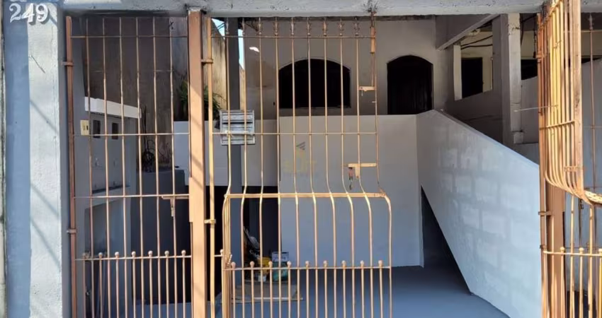 Casa com 150m², 2 Dormitórios, 1 Vaga, Sala, Cozinha e Área de Serviço em Baruer