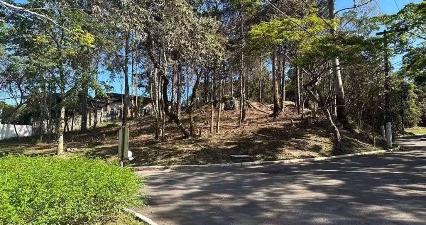 Cond Forest Hills - Melhor LOTE - 1.800 m²! Com PROJETOS