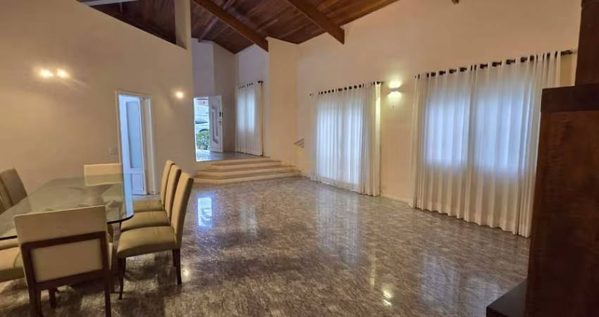 Casa com 4 Dorms (3 Suítes), Piscina, Churrasqueira e 4 Vagas em Nova Higienópol