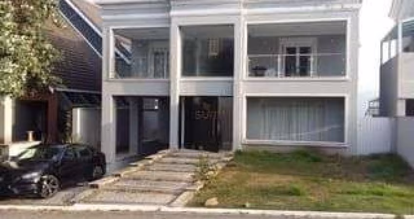 Residencial 10 - Casa com 4 Suítes (1 Master), 5 Vagas e Completa Área de Lazer