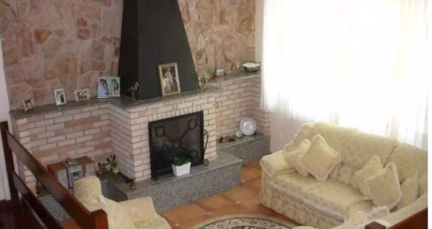 Morada Das Estrelas - Casa com 470 m², 4 Suítes, 6 Vagas, Churrasqueira e Piscin