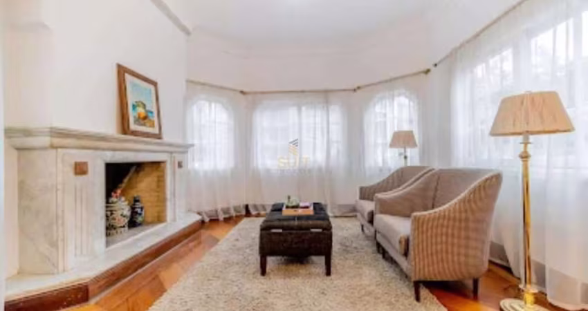 Alphaville 0 - Casa com 666m², 4 Suítes, 4 Vagas e Lazer com Piscina em Barueri/
