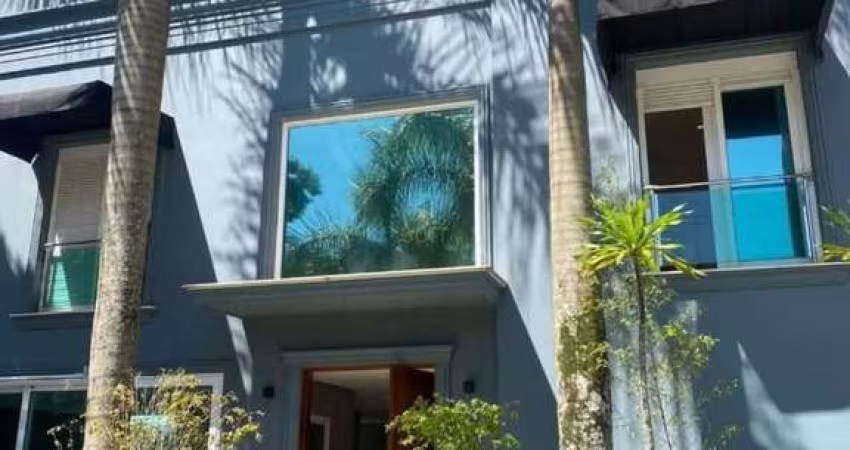 Residencial Zero - Casa com 470m², 4 Suítes, 4 Vagas e Área Gourmet em Barueri/S