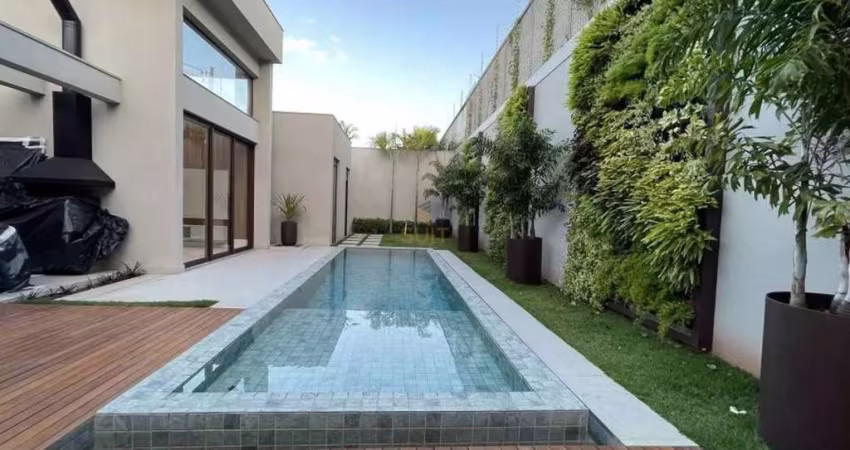 Alphaville 01 - Casa com 510m², 4 Dorm (4 Suítes), 4 Vagas, Lareira, Jardim de I