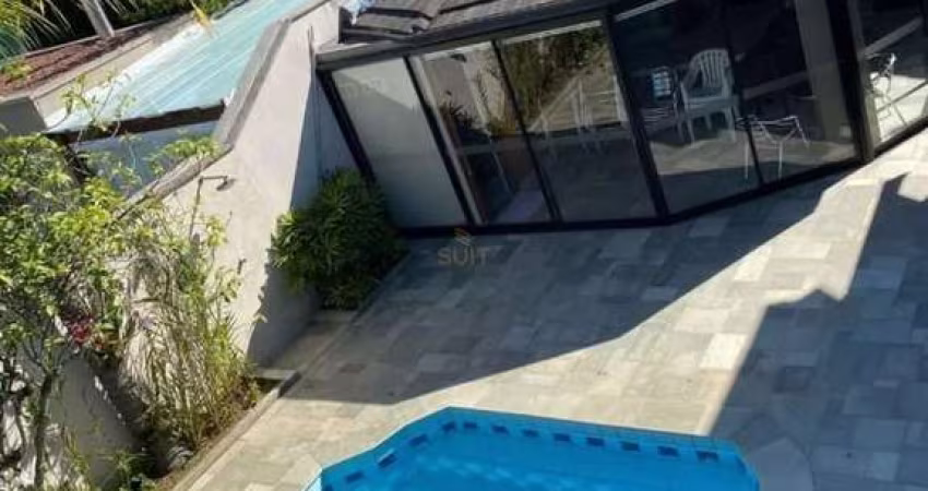 Residencial 03 - Casa com 405m², 4 Suítes, 6 Vagas, Churrasqueira e Piscina em S