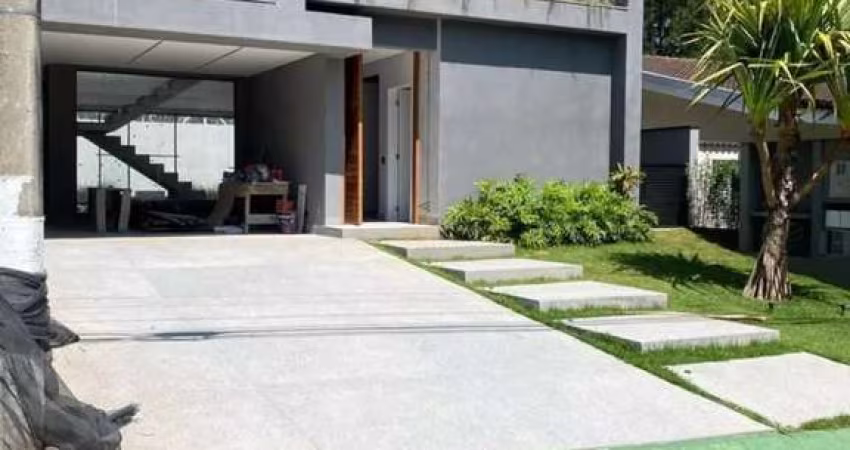 Alphaville 4 - Casa com 315m², 4 Dorms (4 Suítes), 4 Vagas, Área Gourmet e Pront