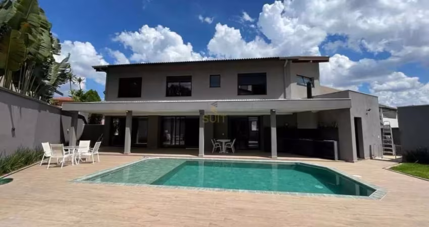 Alphaville 5 - Casa com 430m², 3 Dorm (3 Suítes), Piscina e Área Gourmet com Chu