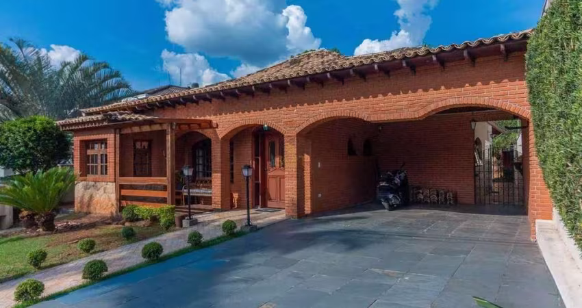 Alphaville 9 - Casa com 394m², 4 Dorm (2 Suítes), 4 Vagas, Planejados e Muito La