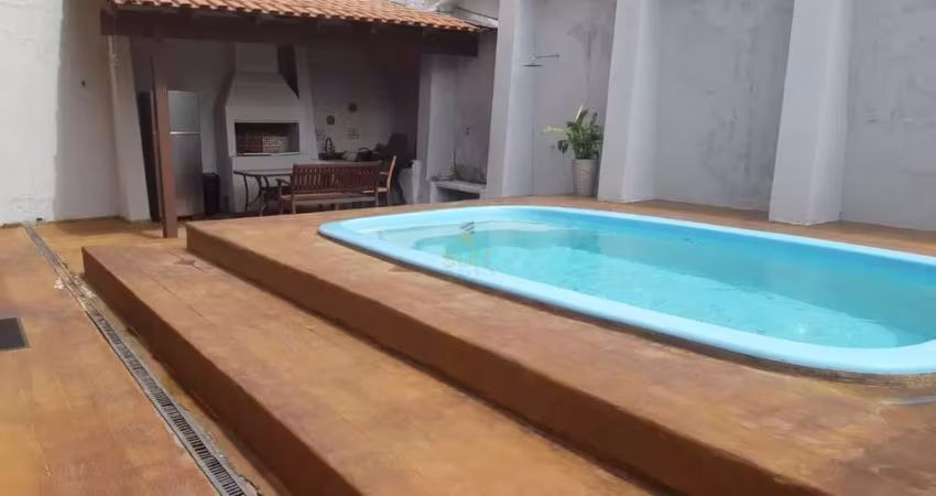 Alphaville 9 - Casa com 395m², 4 Dorm (2 Suítes), 4 Vagas e Varanda Gourmet em S