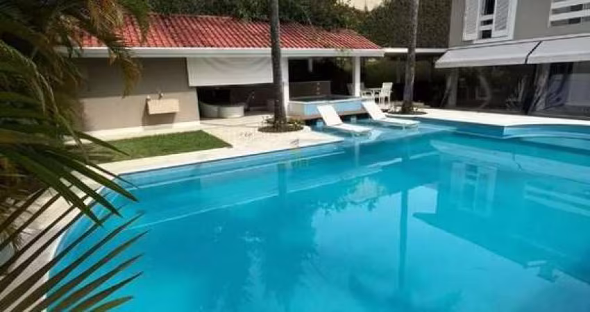 Alphaville 10 - Casa com 694m², 4 Suítes, 4 Vagas, Sauna e Churrasqueira em Sant
