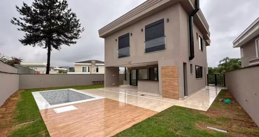 Burle Marx - Casa com 365m², 4 Suítes, 4 Vagas e Área Gourmet com Churrasqueira