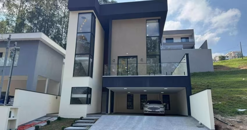Morada da Serra - Casa com 382m², 3 Suítes, 4 Vagas, Hidro, Churrasqueira e Pisc