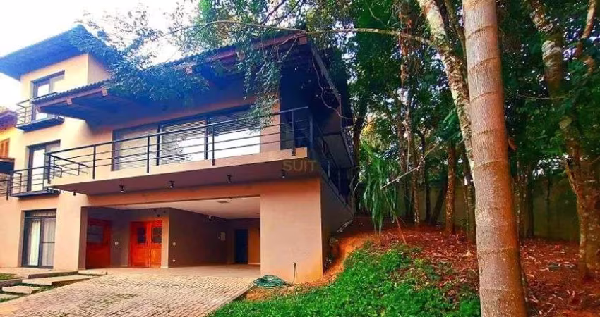 Vila Verde - Casa com 240m², 3 Suítes, 6 Vagas, Área Gourmet e Ótima Localização