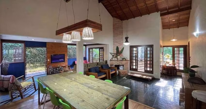 Sobrado com 4 dormitórios à venda, 220 m² por R$ 1.160.000 - Chácara dos Junquei