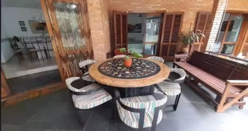 Casa com 4 dormitórios à venda, 560 m² por R$ 2.750. - Residencial das Estrelas