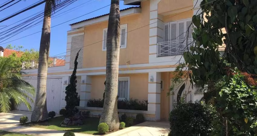 Alphaville 09 - Casa com 600m², 4 Suítes, 4 Vagas, Piscina, Hidromassagem, Adega