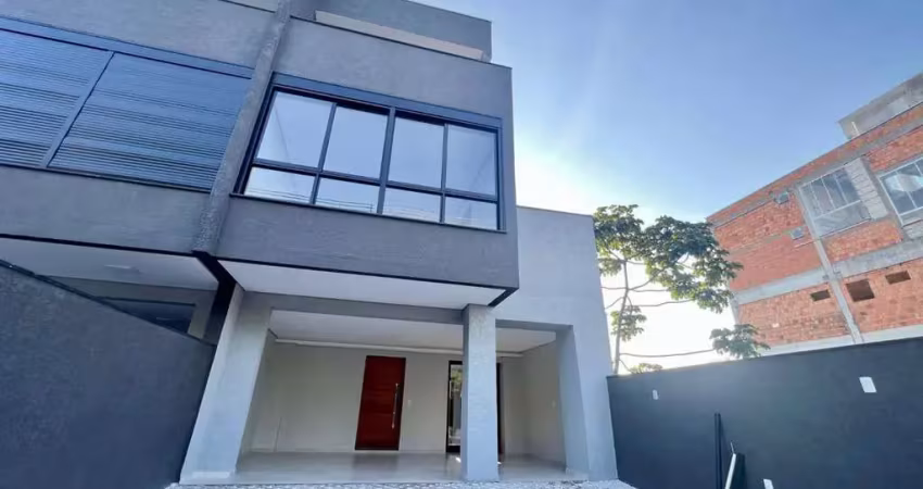 Casa à venda na Rua Saíra Amarela, 748, Centro, Bombinhas
