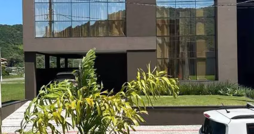 Casa alto padrão mobiliada praia de zimbros bombinhas/sc