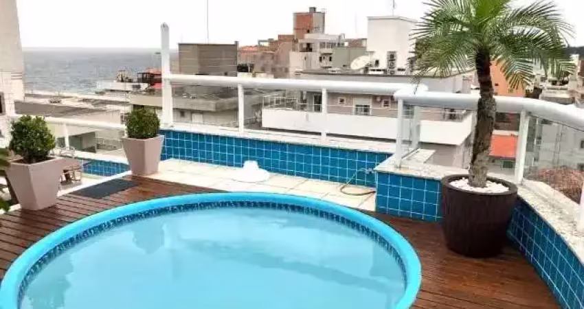 Cobertura com  3 suites, na praia de bombas, a 150 metros do mar, com vistas para o mar e vistas pra mata atlântica.