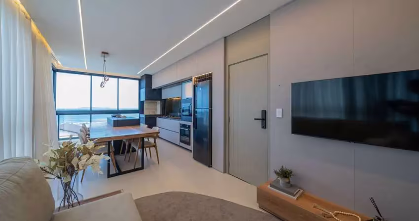 Apartamento 3 quartos(2 suítes) decorado 201 vista mar na praia de mariscal