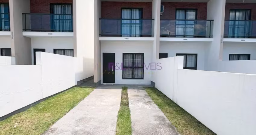 Sobrado com 2 quartos, amplo Terreno para venda - Sao José