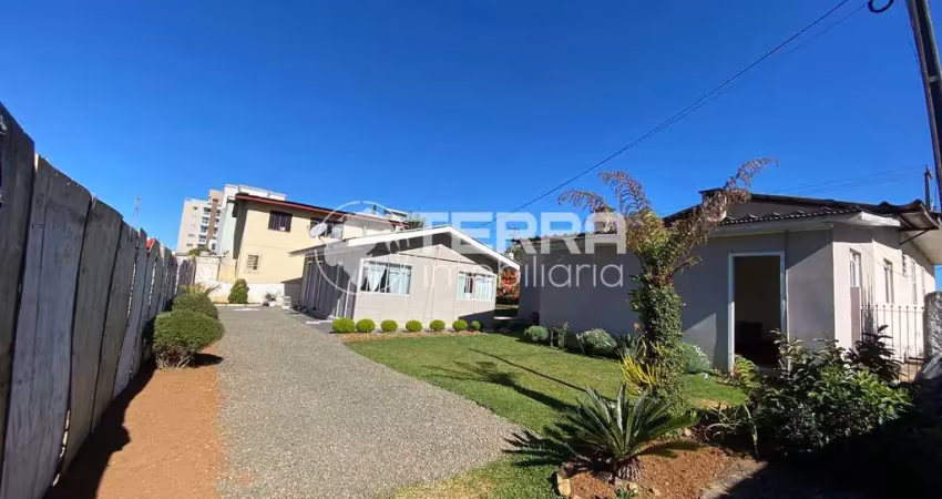 Terreno com casa em pré-moldado contendo 297,05 metros quadrados